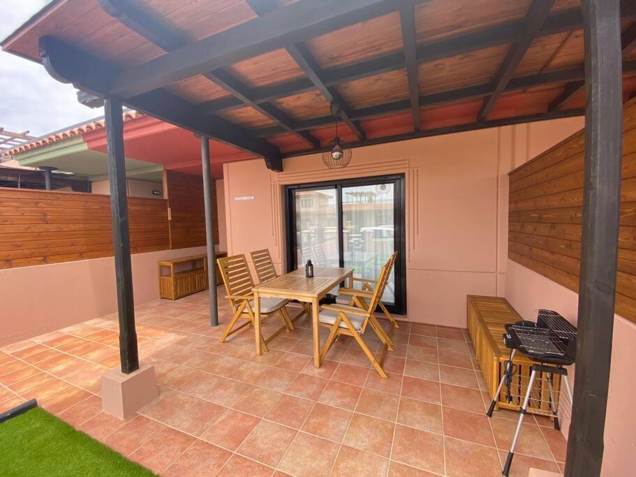 Ocean Home - No Stress Holidays Лахарес Экстерьер фото
